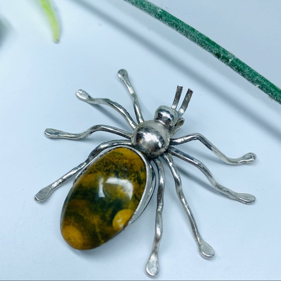 Sterling Silver Hand Forged Spider pendant + chain - Picture 10 of 10